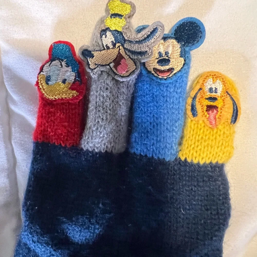 Disney Mickey Mouse and friends Gloves and Gap Mittens Boys